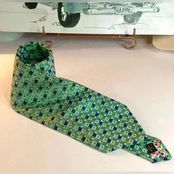 City of London 100% Silk Geometric pattern green and black Neck Tie - Picture 2 of 6